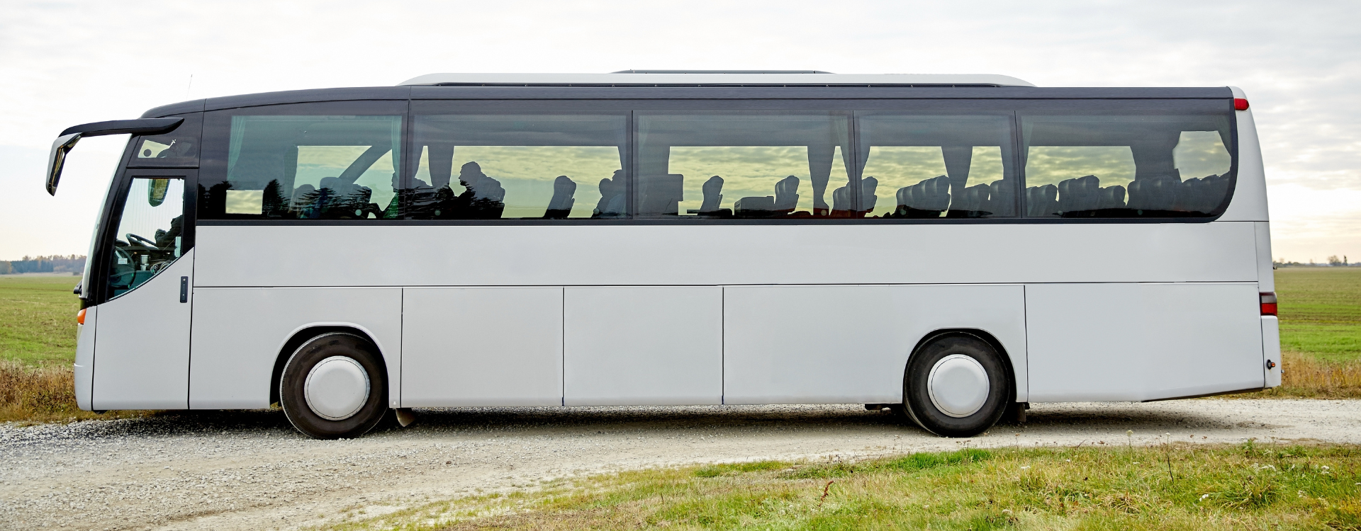 55 Seater Coach Hire London With Driver (1)